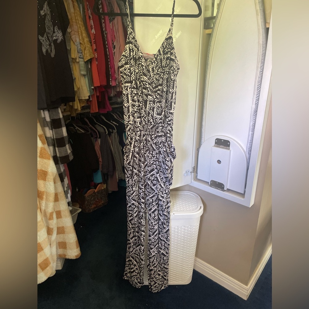 Romeo and Juliet Couture size M Jumpsuit